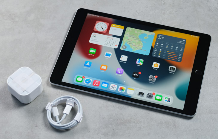 iPad thế hệ thứ 9 sử dụng cổng Lightning, có hỗ trợ sạc nhanh tiện lợi