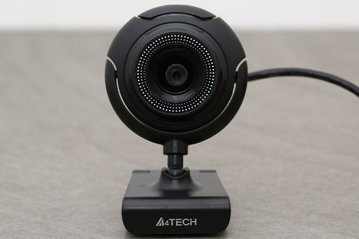Chọn mua webcam qua ống kính